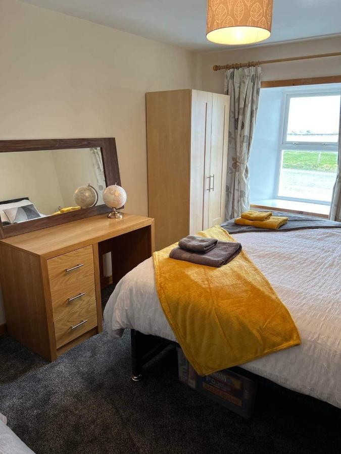 2 Bedroom House Overlooking Pierowall Bay, Westray Exterior photo